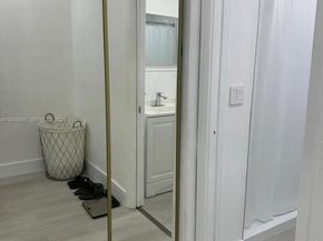 330 SE 2nd St 104F, Hallandale Beach FL 33009