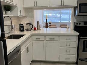 330 SE 2nd St 104F, Hallandale Beach FL 33009