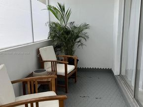 330 SE 2nd St 104F, Hallandale Beach FL 33009