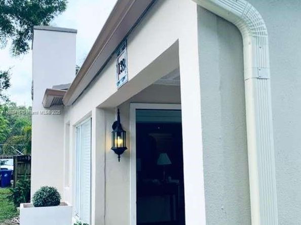 139 SW 21st Way, Fort Lauderdale FL 33312