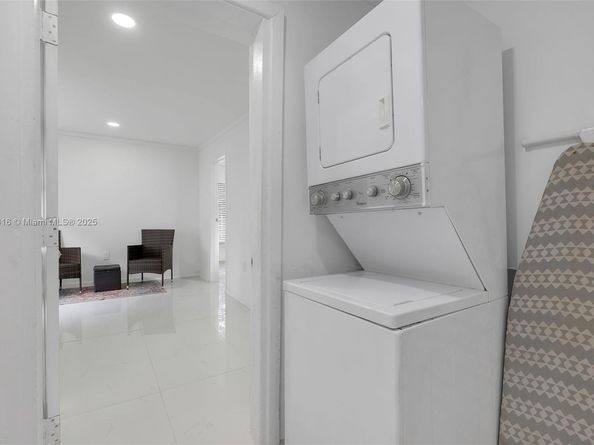 139 SW 21st Way, Fort Lauderdale FL 33312