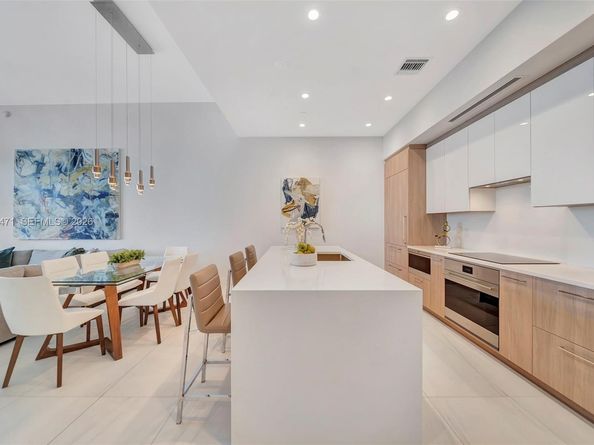 153 N Seabreeze 403, Fort Lauderdale FL 33304