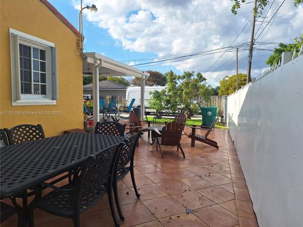 3001 NW 3rd St, Miami FL 33125