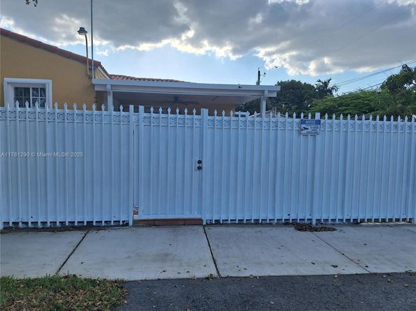 3001 NW 3rd St, Miami FL 33125
