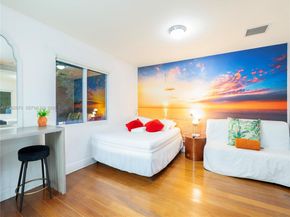 1922 Garfield St, Hollywood FL 33020