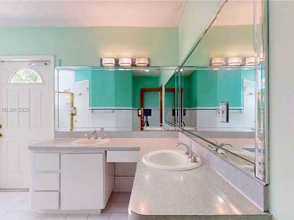 6051 SW 110th Ave, Miami FL 33173