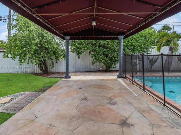 6051 SW 110th Ave, Miami FL 33173