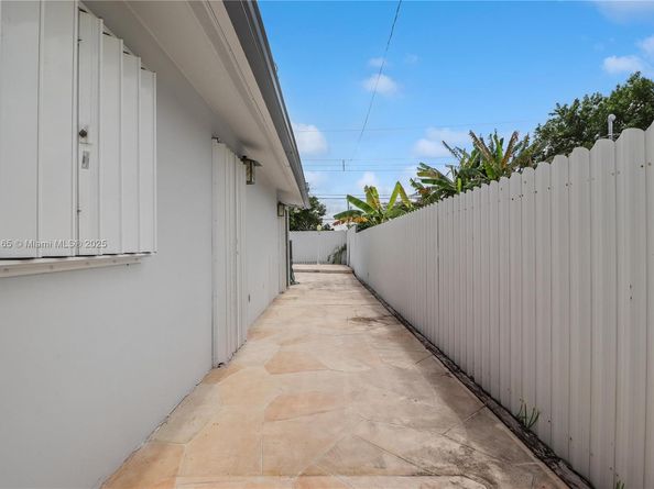 6051 SW 110th Ave, Miami FL 33173