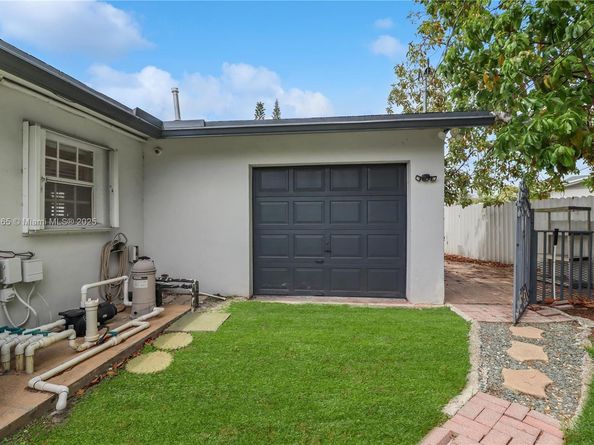 6051 SW 110th Ave, Miami FL 33173