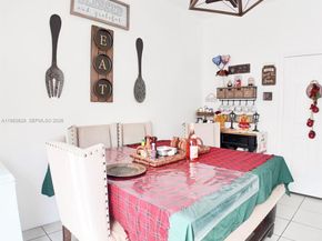 8884 SW 220th Ln, Cutler Bay FL 33190