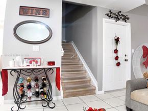 8884 SW 220th Ln, Cutler Bay FL 33190