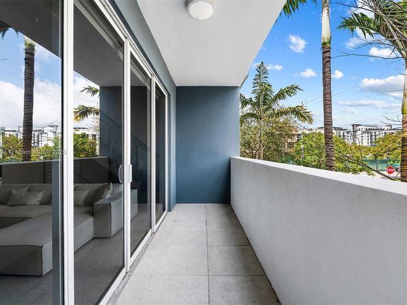 704 NE 5th St, Fort Lauderdale FL 33301