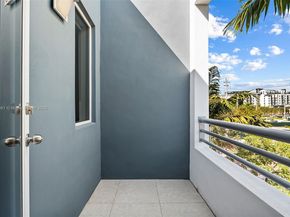 704 NE 5th St, Fort Lauderdale FL 33301