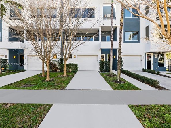 704 NE 5th St, Fort Lauderdale FL 33301