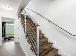 704 NE 5th St, Fort Lauderdale FL 33301