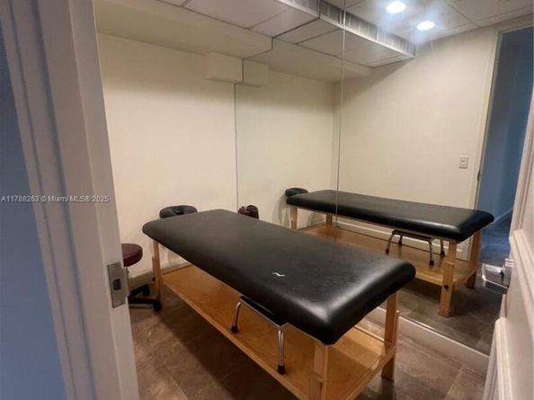 Undisclosed Address #A11788263, Fort Lauderdale FL 33305
