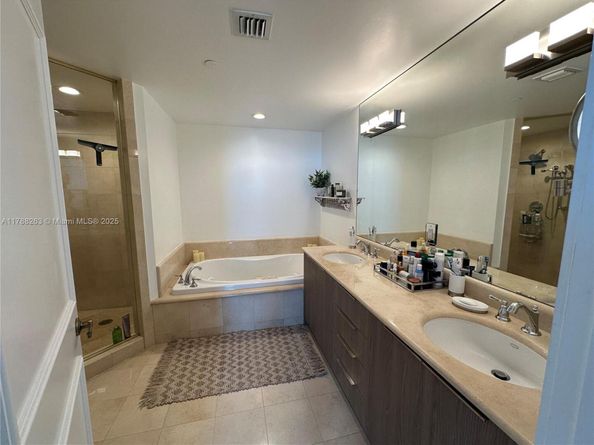 Undisclosed Address #A11788263, Fort Lauderdale FL 33305