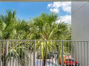 2780 W 76th St 203, Hialeah FL 33016
