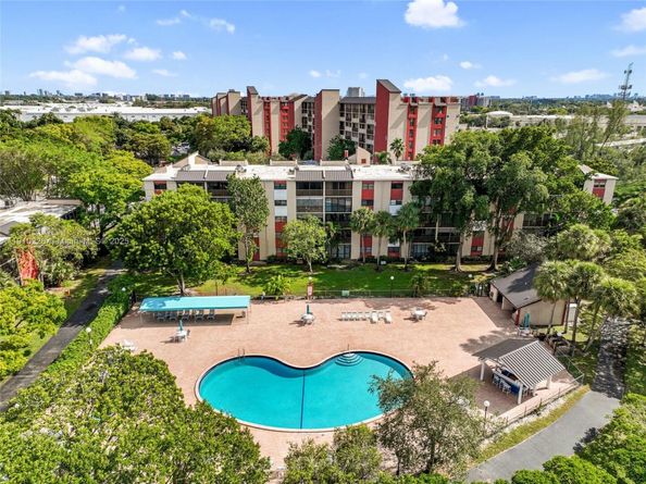 2206 S Cypress Bend Dr 801, Pompano Beach FL 33069