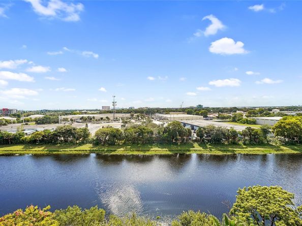 2206 S Cypress Bend Dr 801, Pompano Beach FL 33069