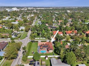 2 NE 160th St, Miami FL 33162