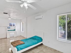 2 NE 160th St, Miami FL 33162
