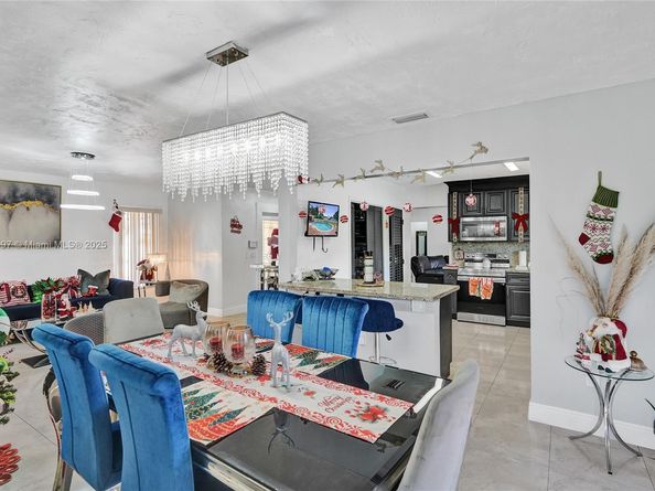 2 NE 160th St, Miami FL 33162