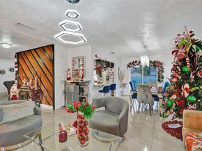 2 NE 160th St, Miami FL 33162