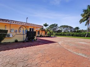 2 NE 160th St, Miami FL 33162