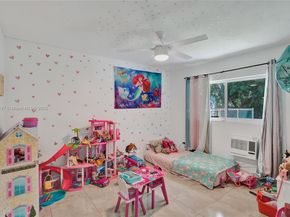 2 NE 160th St, Miami FL 33162