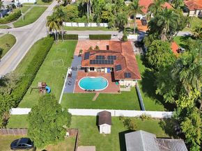 2 NE 160th St, Miami FL 33162