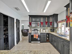 2 NE 160th St, Miami FL 33162