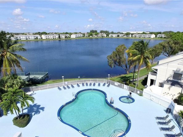 3453 NW 44th St 201, Oakland Park FL 33309