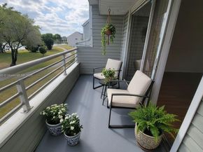 3453 NW 44th St 201, Oakland Park FL 33309