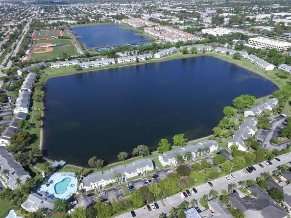 3453 NW 44th St 201, Oakland Park FL 33309