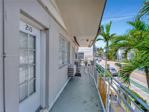 717 Espanola Way 210, Miami Beach FL 33139
