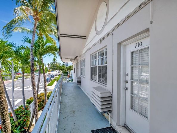 717 Espanola Way 210, Miami Beach FL 33139