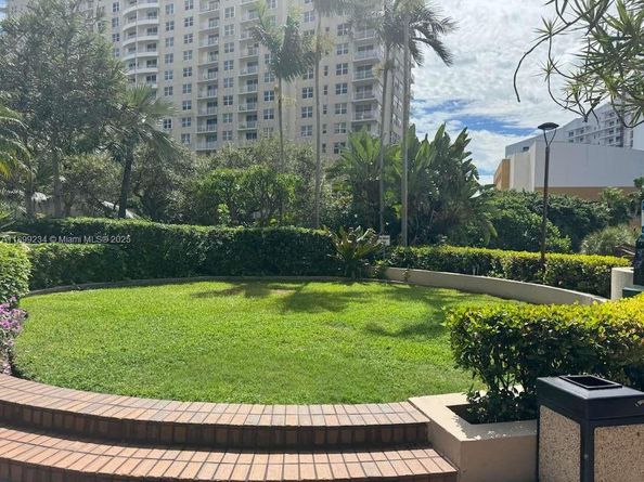 520 Brickell Key Dr A802, Miami FL 33131