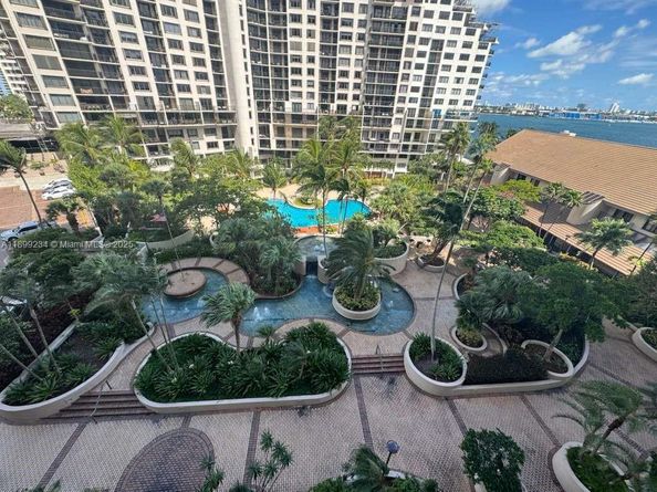 520 Brickell Key Dr A802, Miami FL 33131