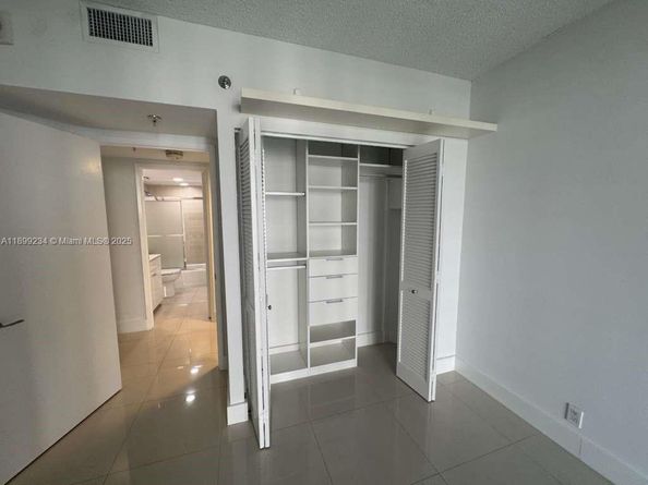 520 Brickell Key Dr A802, Miami FL 33131