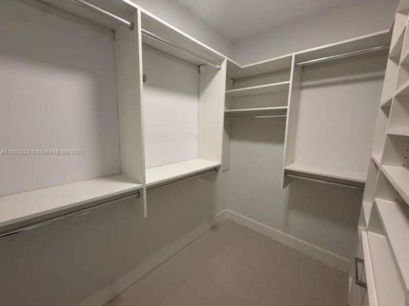 520 Brickell Key Dr A802, Miami FL 33131