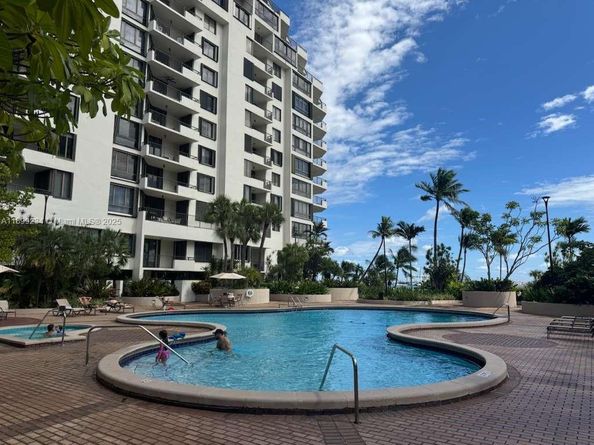 520 Brickell Key Dr A802, Miami FL 33131