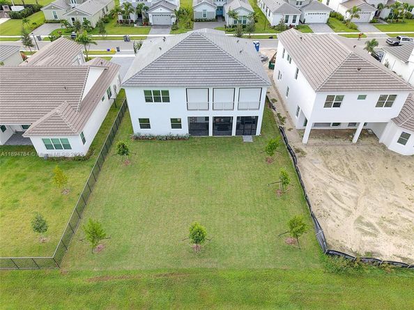 15030 Wildwood Cir, Westlake FL 33470