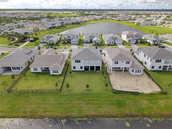 15030 Wildwood Cir, Westlake FL 33470