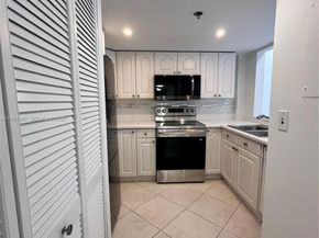 540 Brickell Key Dr 302, Miami FL 33131