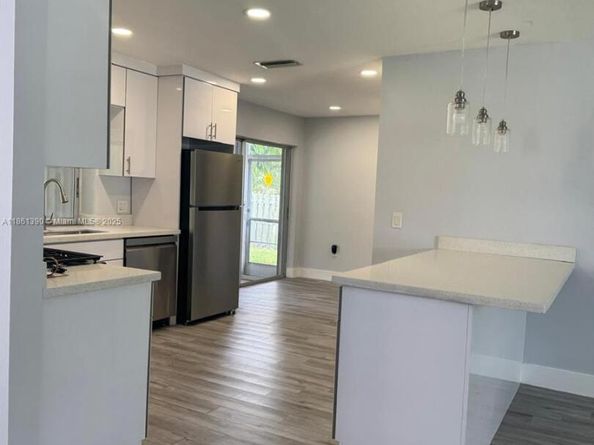 11500 NW 39th St, Sunrise FL 33323