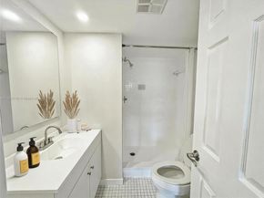 9750 Sunrise Lakes Blvd 109, Sunrise FL 33322