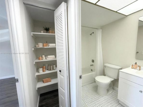 9750 Sunrise Lakes Blvd 109, Sunrise FL 33322