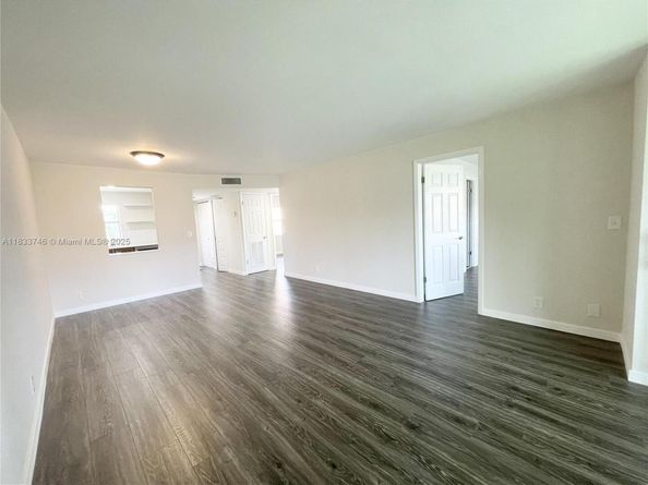 9750 Sunrise Lakes Blvd 109, Sunrise FL 33322