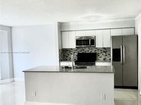 977 Riverside Dr 211, Coral Springs FL 33071